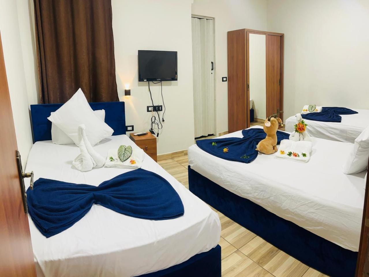 Revent Hotel Kaherah Luaran gambar