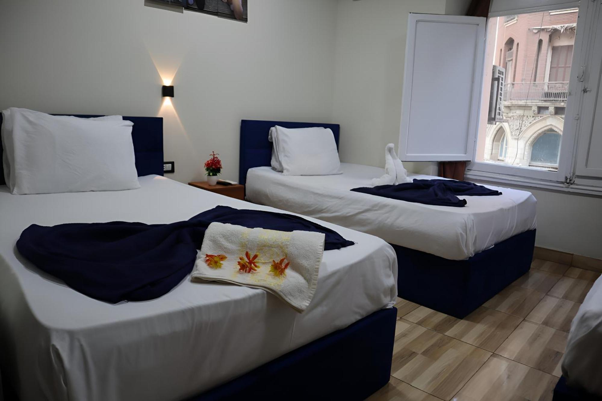 Revent Hotel Kaherah Luaran gambar